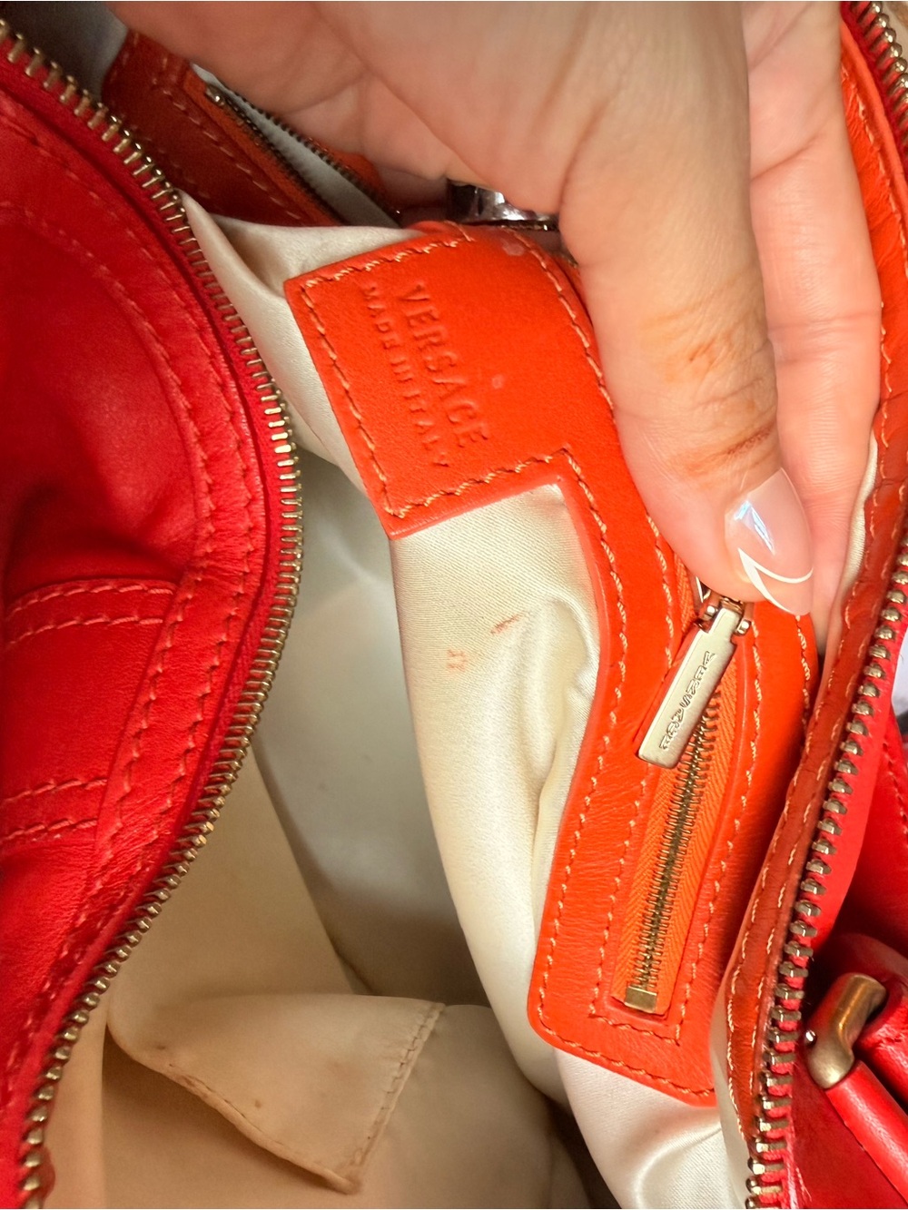 Red Leather Shoulder Bag with Gold Accents - Versace - Picture 4 of 5